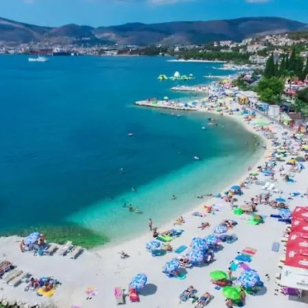 Seaview Apt, Communal Swimming Pool, 250m To Beach, Parking, 4km To Old Town * トロギール