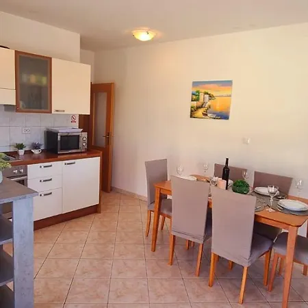 Seaview Apt, Communal Swimming Pool, 250m To Beach, Parking, 4km To Old Town *