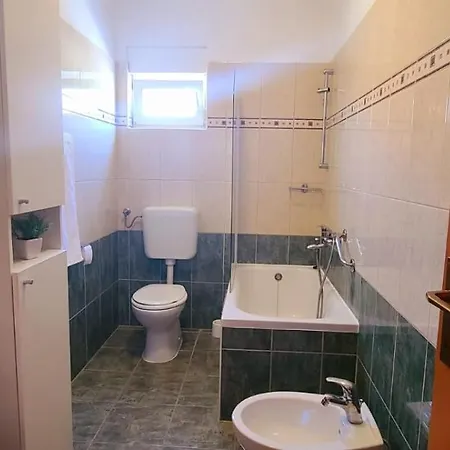 Seaview Apt, Communal Swimming Pool, 250m To Beach, Parking, 4km To Old Town Apartment *